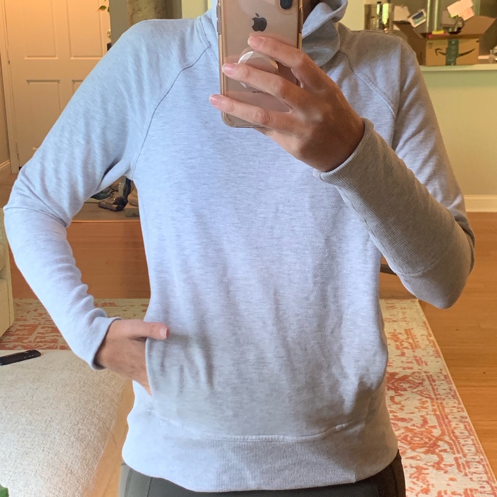 Lululemon grey sweatshirt